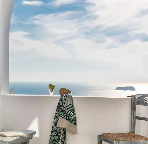 Aspronisi Luxury Villa With Caldera View