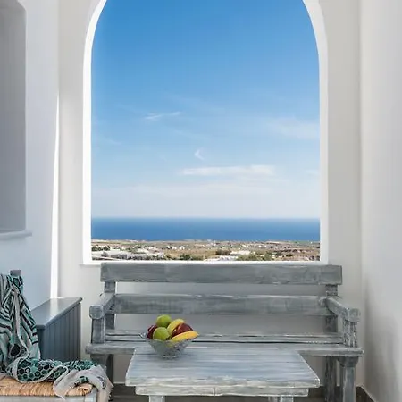 Aspronisi Luxury Villa With Caldera View Megalochori  Room photo